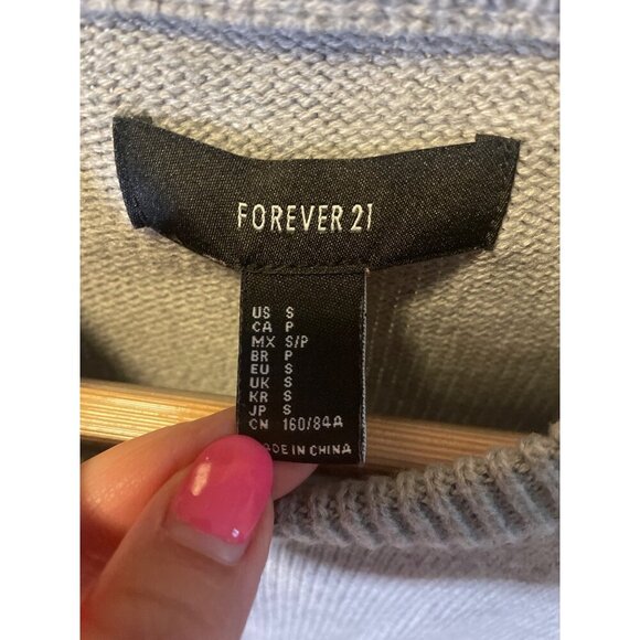 Forever 21 Santa Clause Gray Pullover Holiday Crew Neck Sweater Sz S - Picture 7 of 8